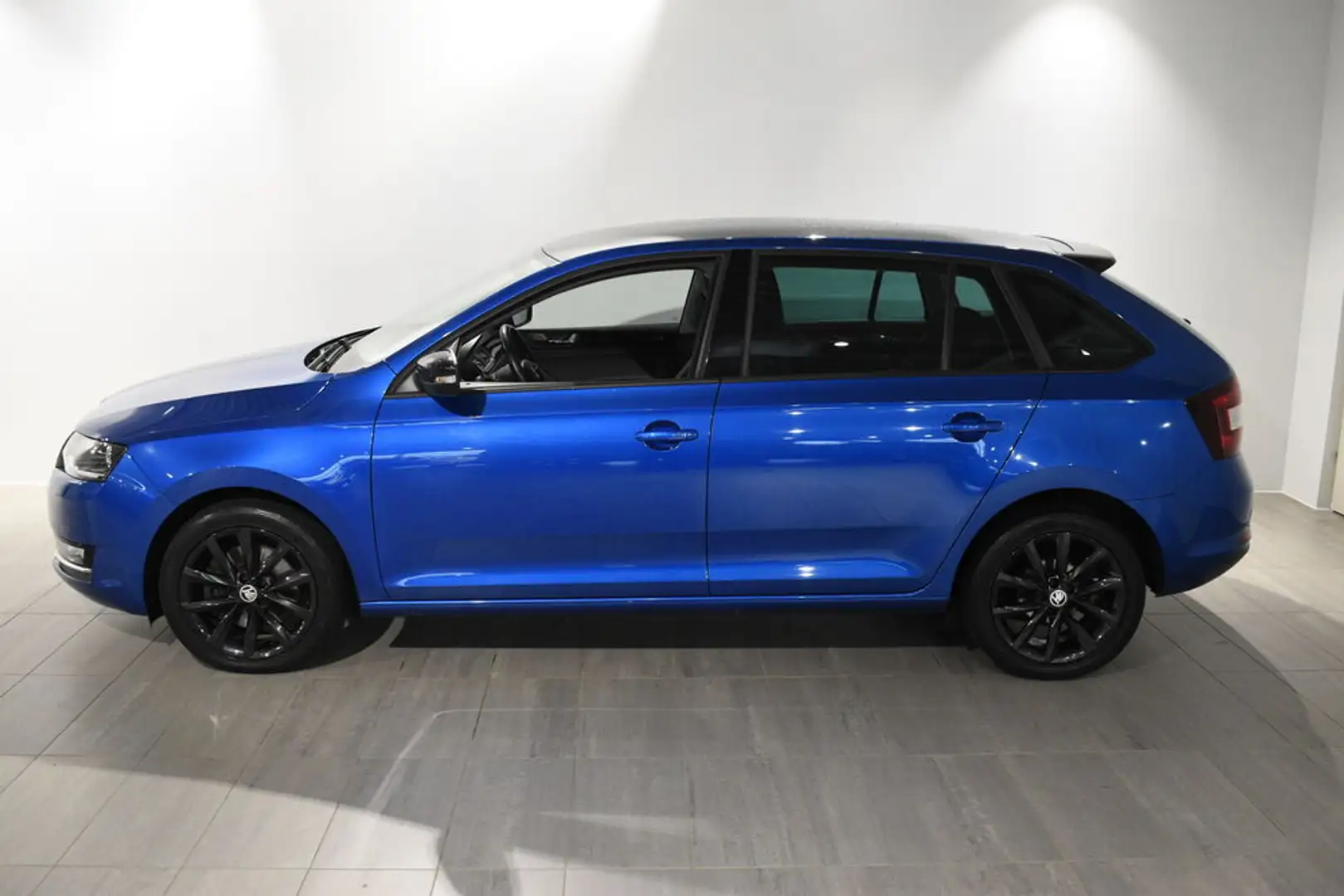 Skoda Rapid/Spaceback 1,0 TSI Sport Blau - 2
