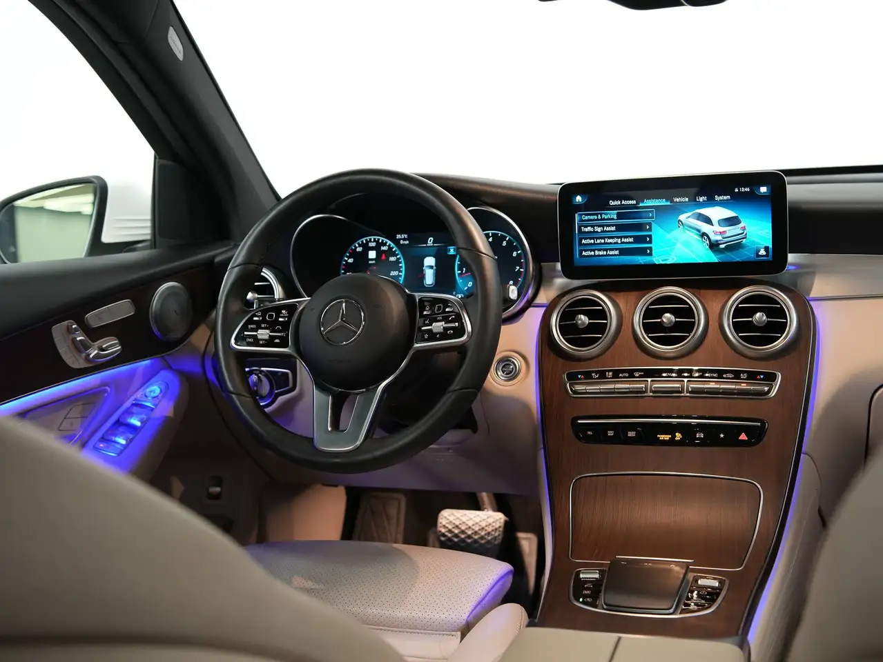 Mercedes-Benz GLC photo Mercedes-Benz GLC