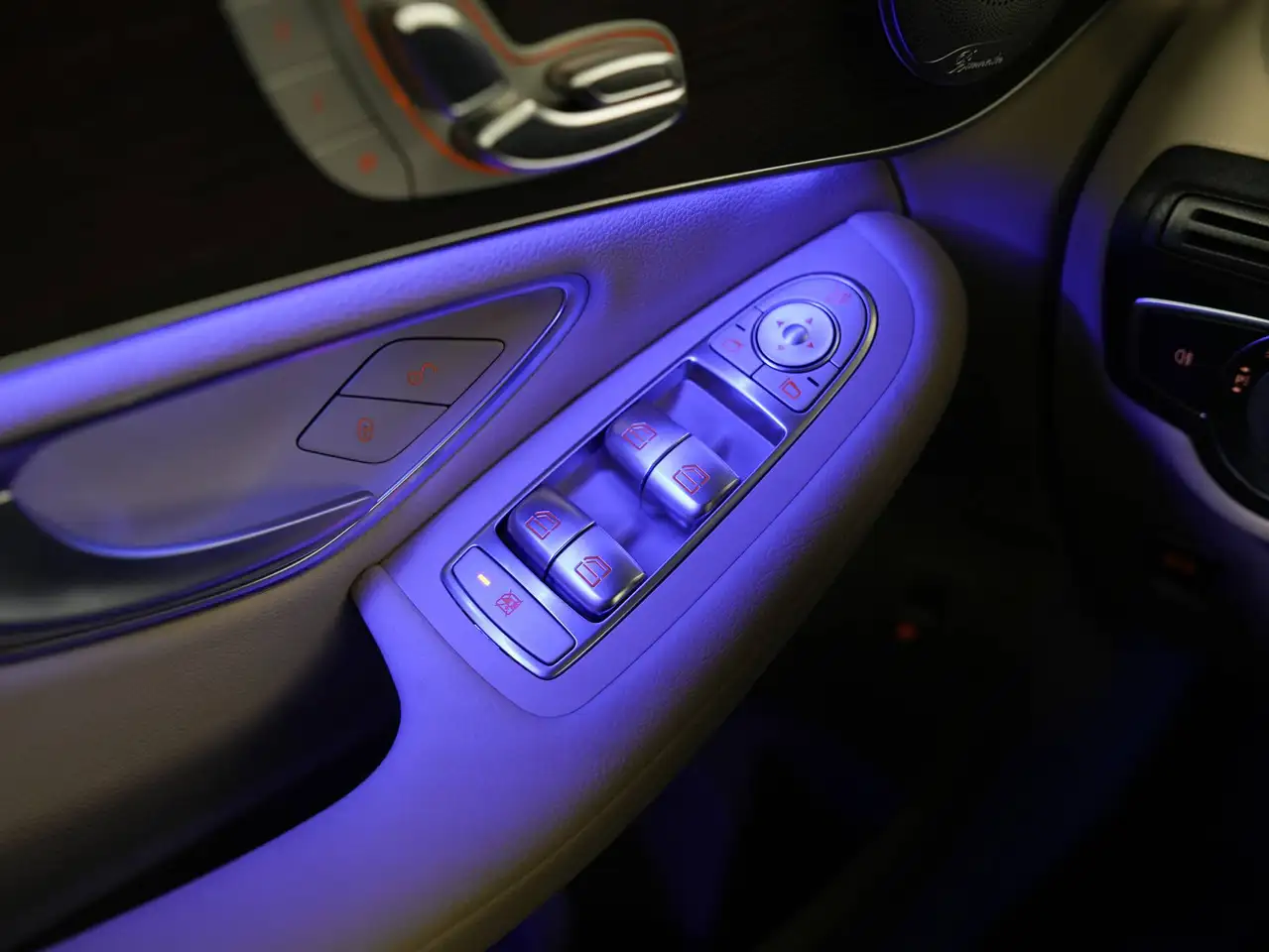 Mercedes-Benz GLC photo Mercedes-Benz GLC