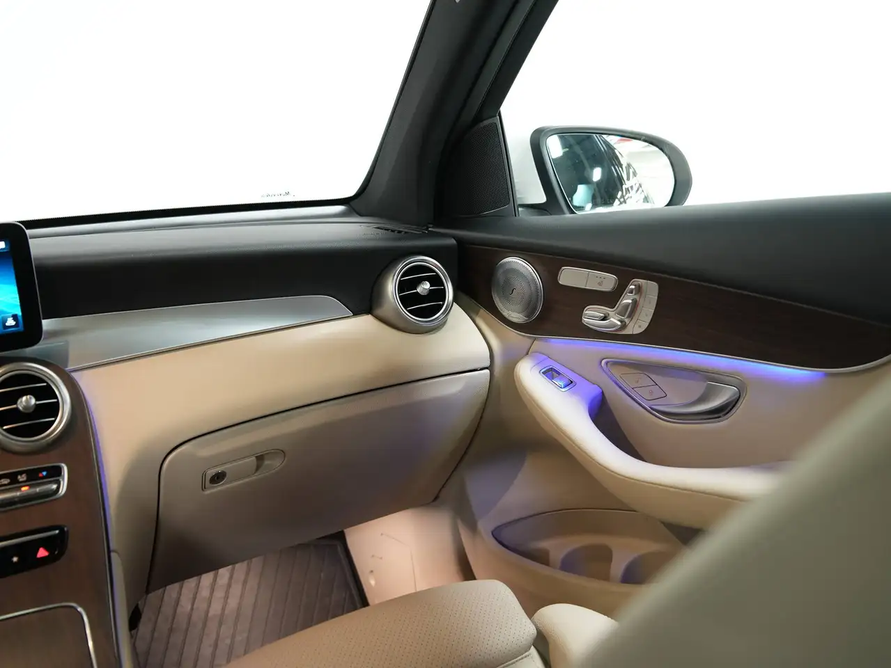 Mercedes-Benz GLC photo Mercedes-Benz GLC