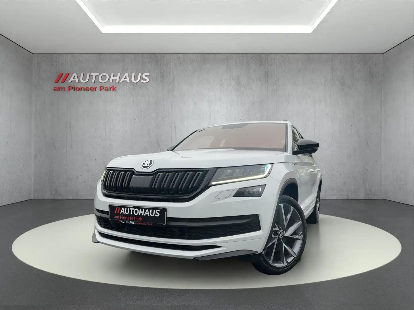 Skoda Kodiaq Sportline 4x4 PANO-LED-AHK-ACC-KAM-7STZ Blanco - 1
