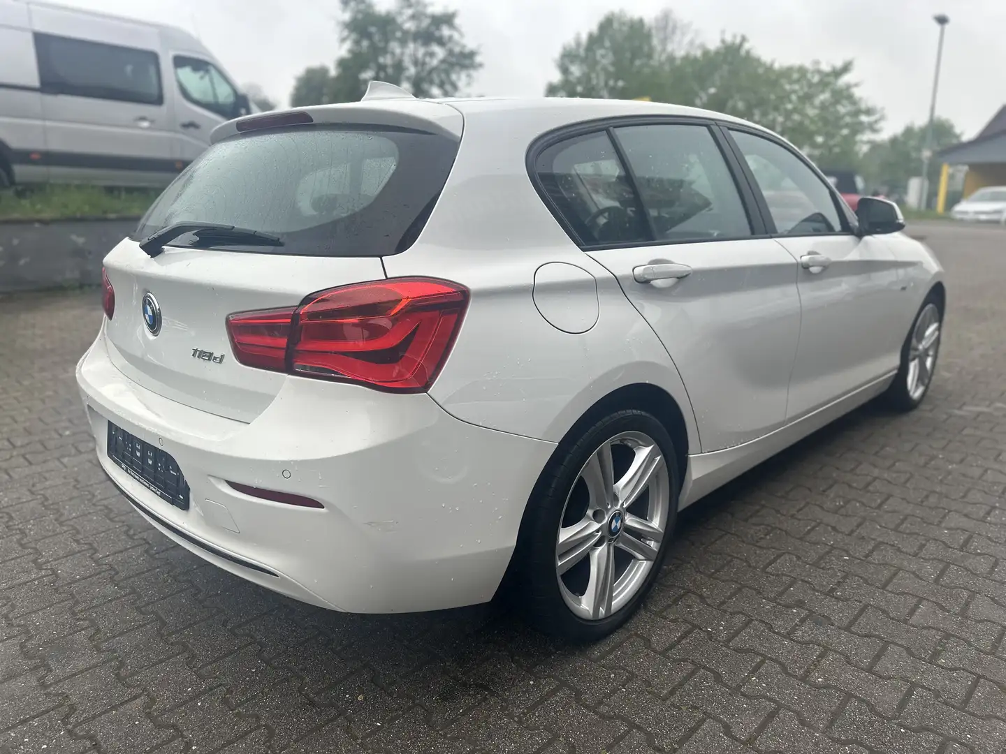 BMW 118 118 d Sport Line HU&AU Neu Weiß - 2