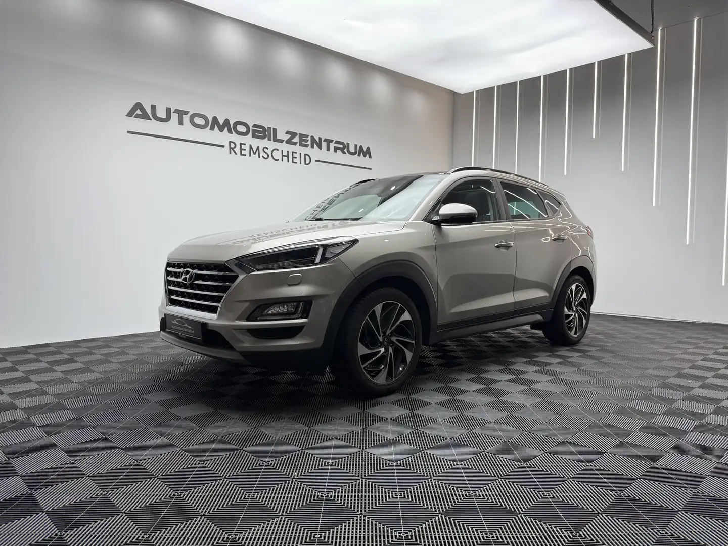 Hyundai TUCSON Trend 2WD*PANO*LEDER*NAVI*FACELIFT* Beige - 2