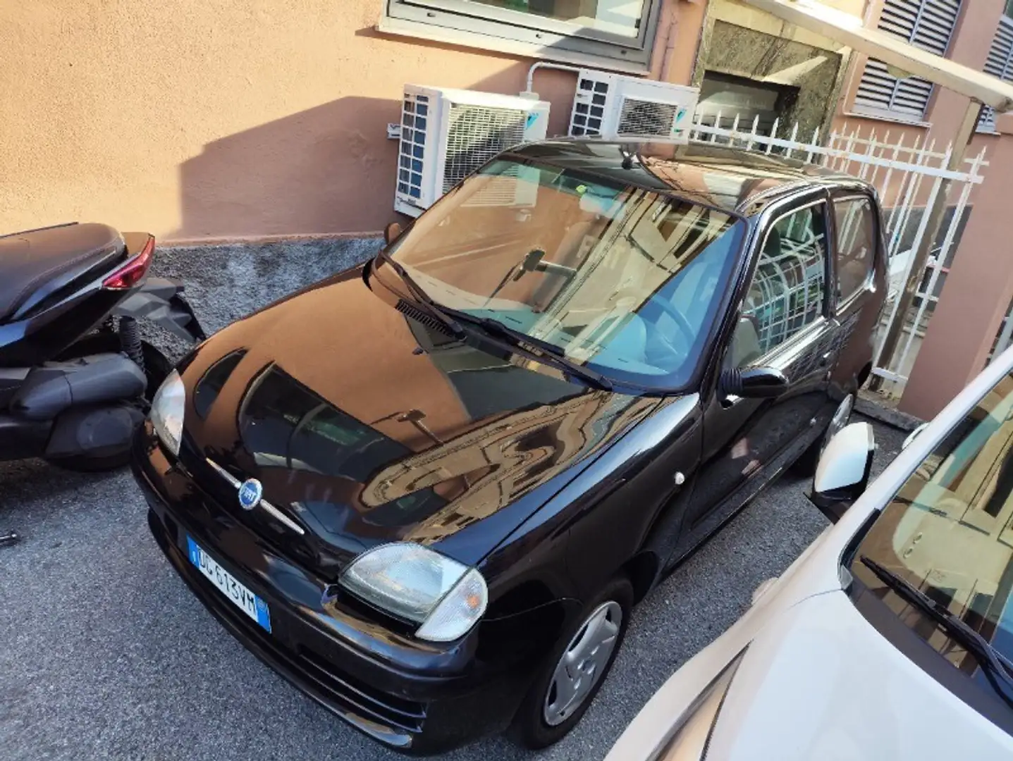 Fiat 600 1.1 Active Zwart - 1