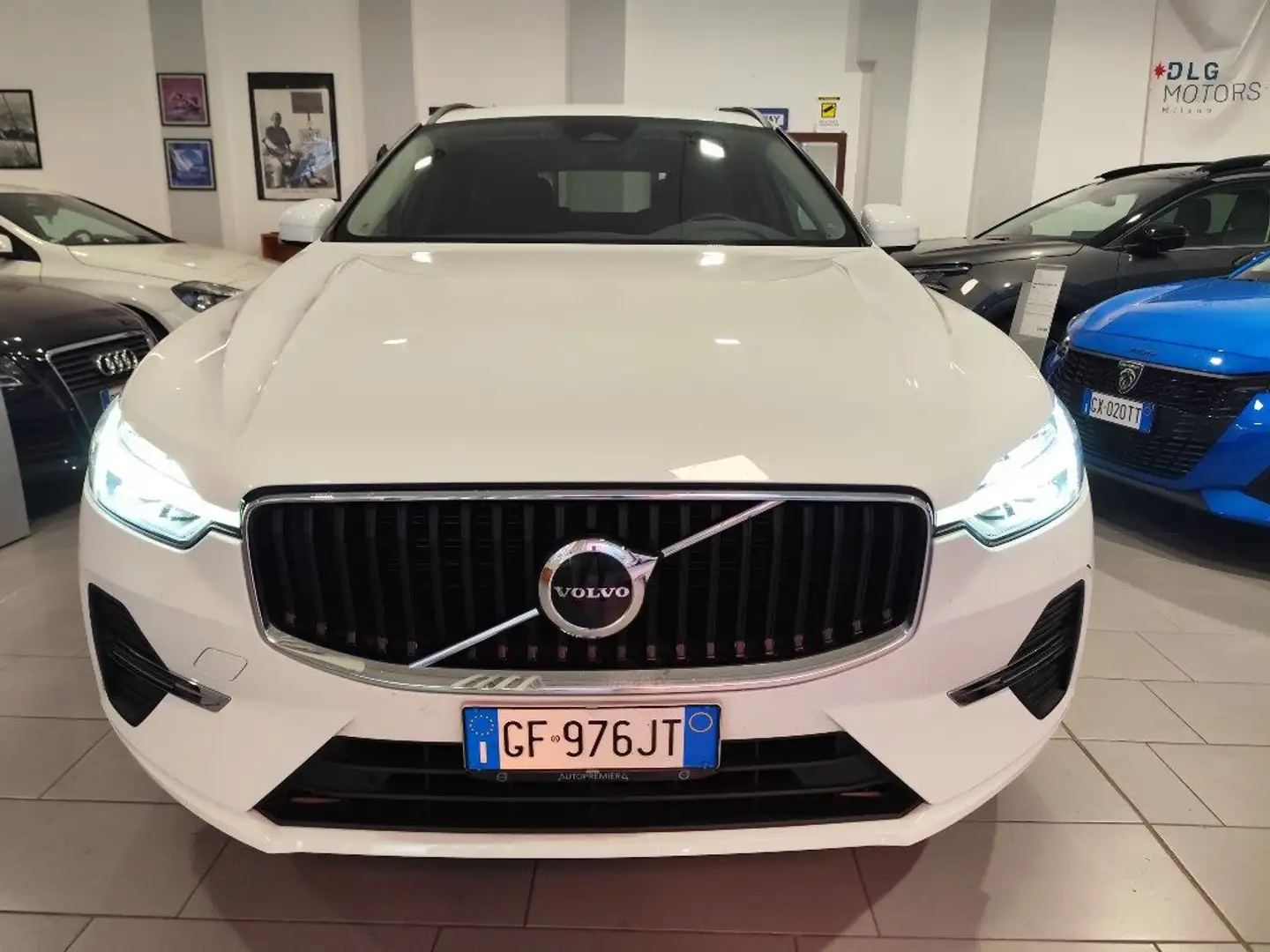 Volvo XC60 B4 (d) Geartronic Momentum Pro Bianco - 2
