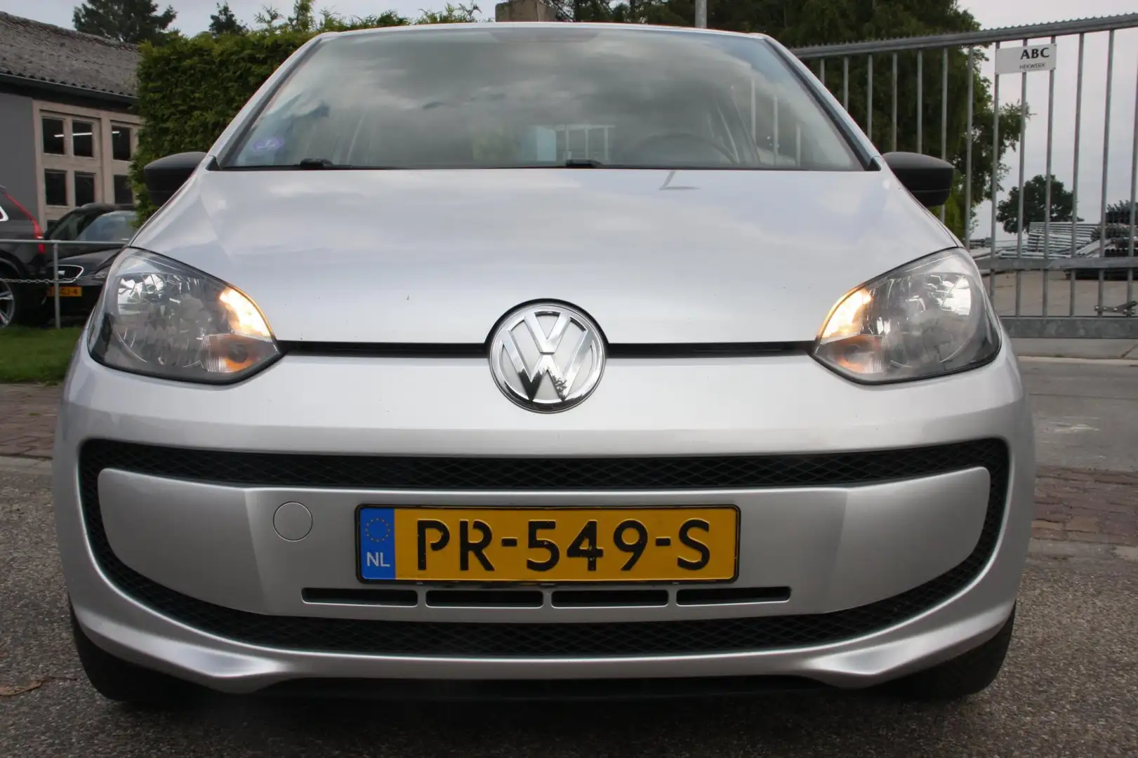 Volkswagen up! 1.0 high up! airco! Zeer goed onderhouden! Gris - 2