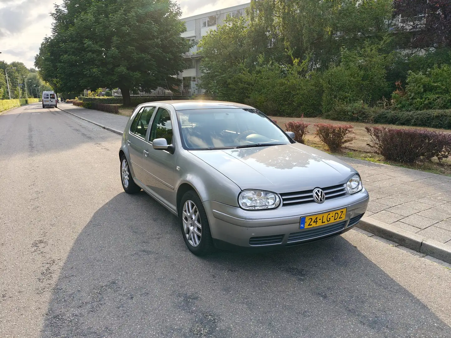 Volkswagen Golf 1.6-16V Ocean grijs 2003 airco trekhaak 5 deurs Grijs - 1