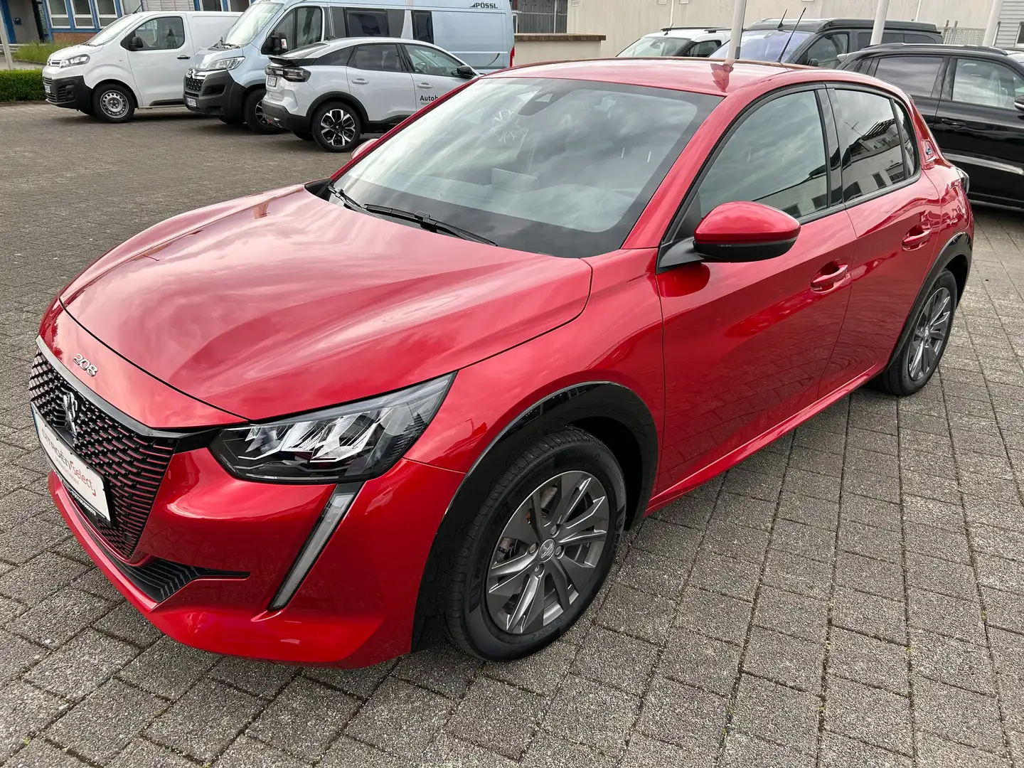 Peugeot e-208 Allure Pack Rouge - 1