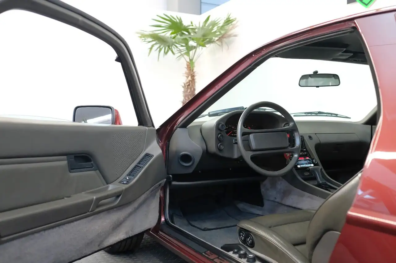 Porsche 928 S/2.BESITZ/TOP-HISTORIE/ORIGINAL, foto 12