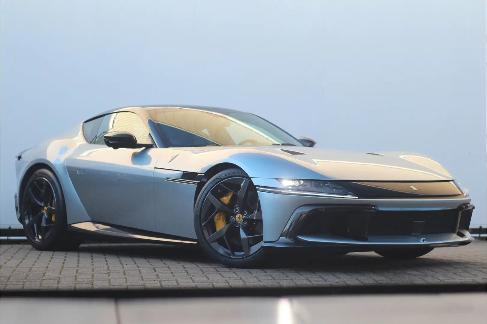 Ferrari 12 Cilindri 6.5 V12 | Grigio Alloy | Full Carbon | Lift | 360 Grau - 2