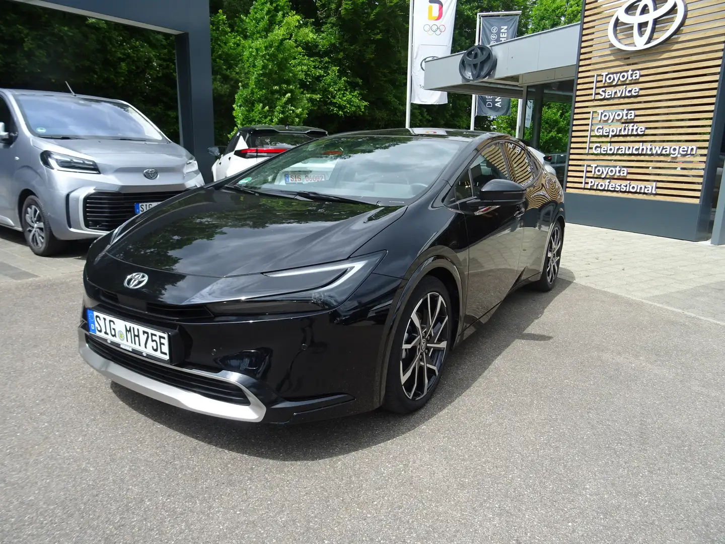 Toyota Prius Plug-in Hybrid Negro - 1
