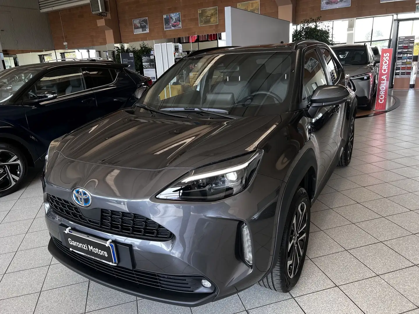 Toyota Yaris Cross 1.5 Hybrid 5p. E-CVT AWD-i Trend - 1
