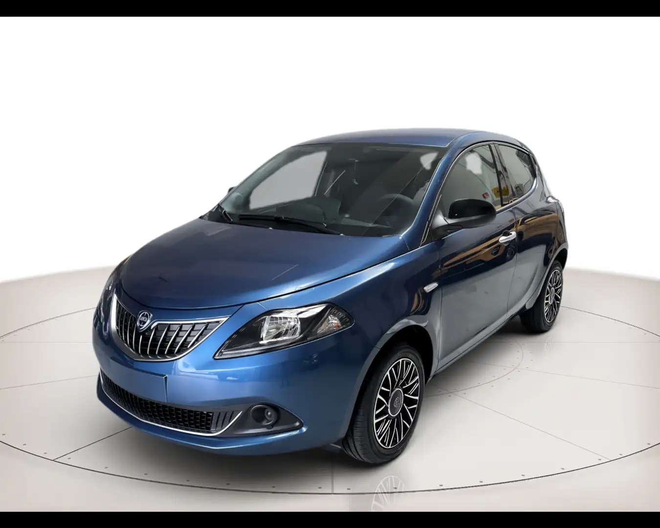 Lancia Ypsilon 1.2 GPL 69cv Ecochic Blauw - 1