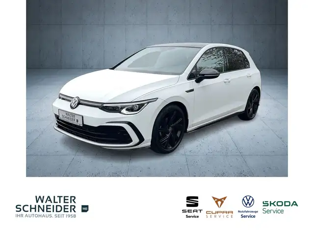 Volkswagen Golf 1.5 eTSI DSG R-Line Navi AHK Pano