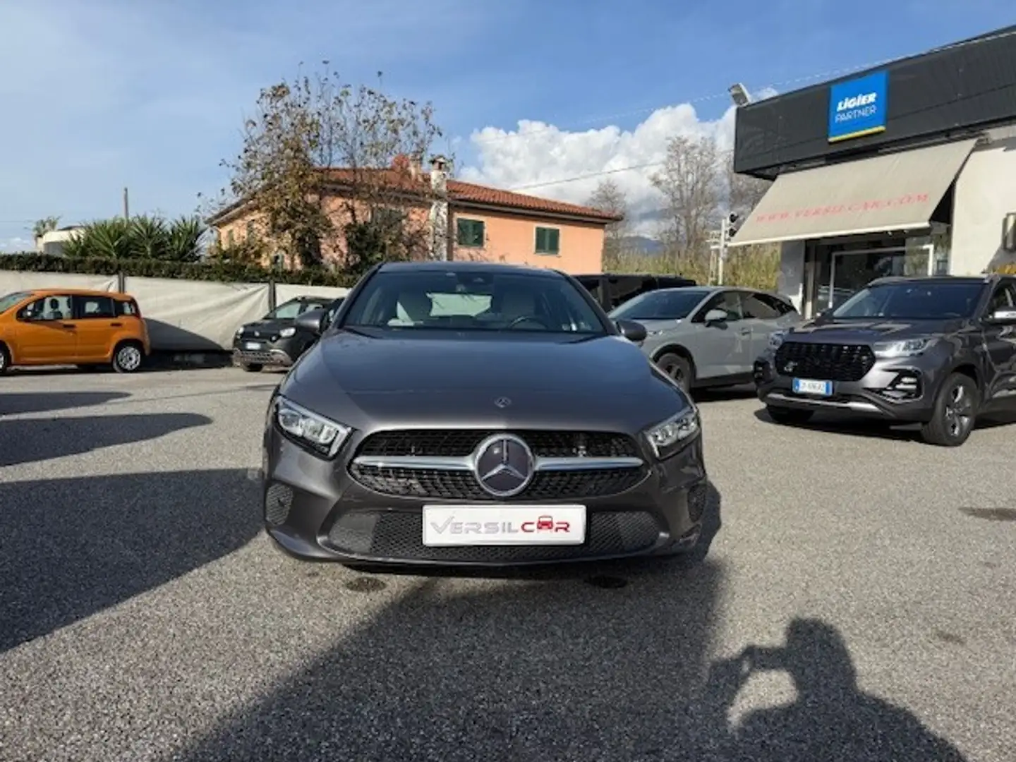 Mercedes-Benz A 180 A 180 d Automatic Sport Gris - 2