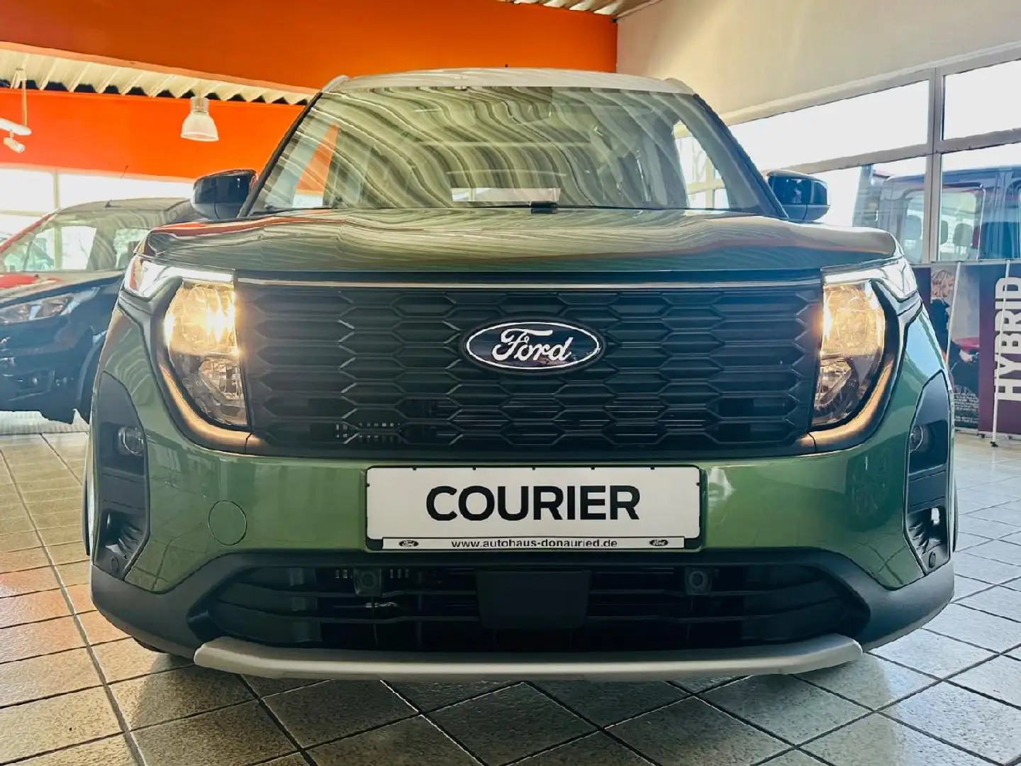 Ford Tourneo Courier Active Aut. Grün - 2