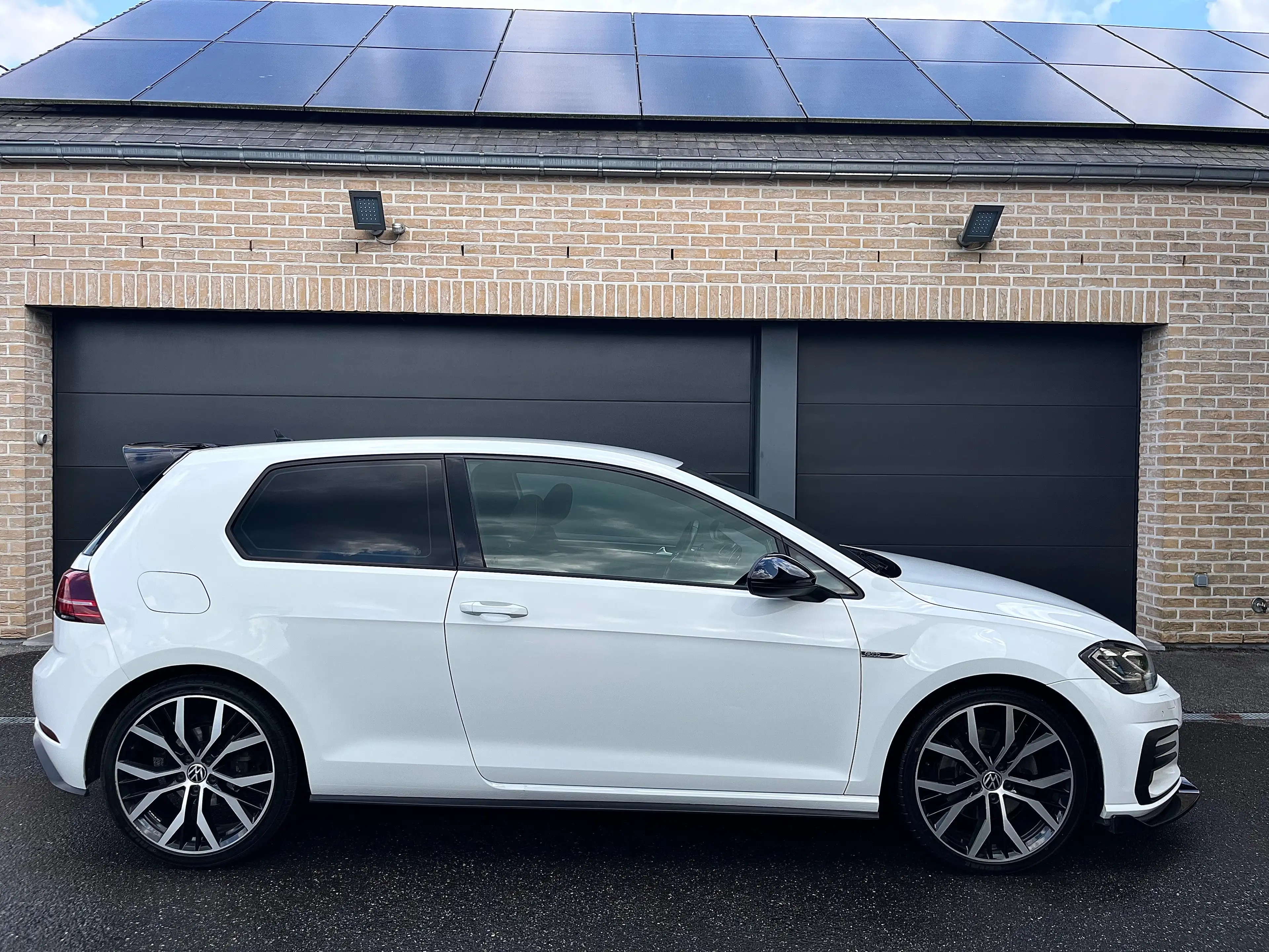 Volkswagen Golf GTD 2.0 CR TDi BMT DSG — photo 8