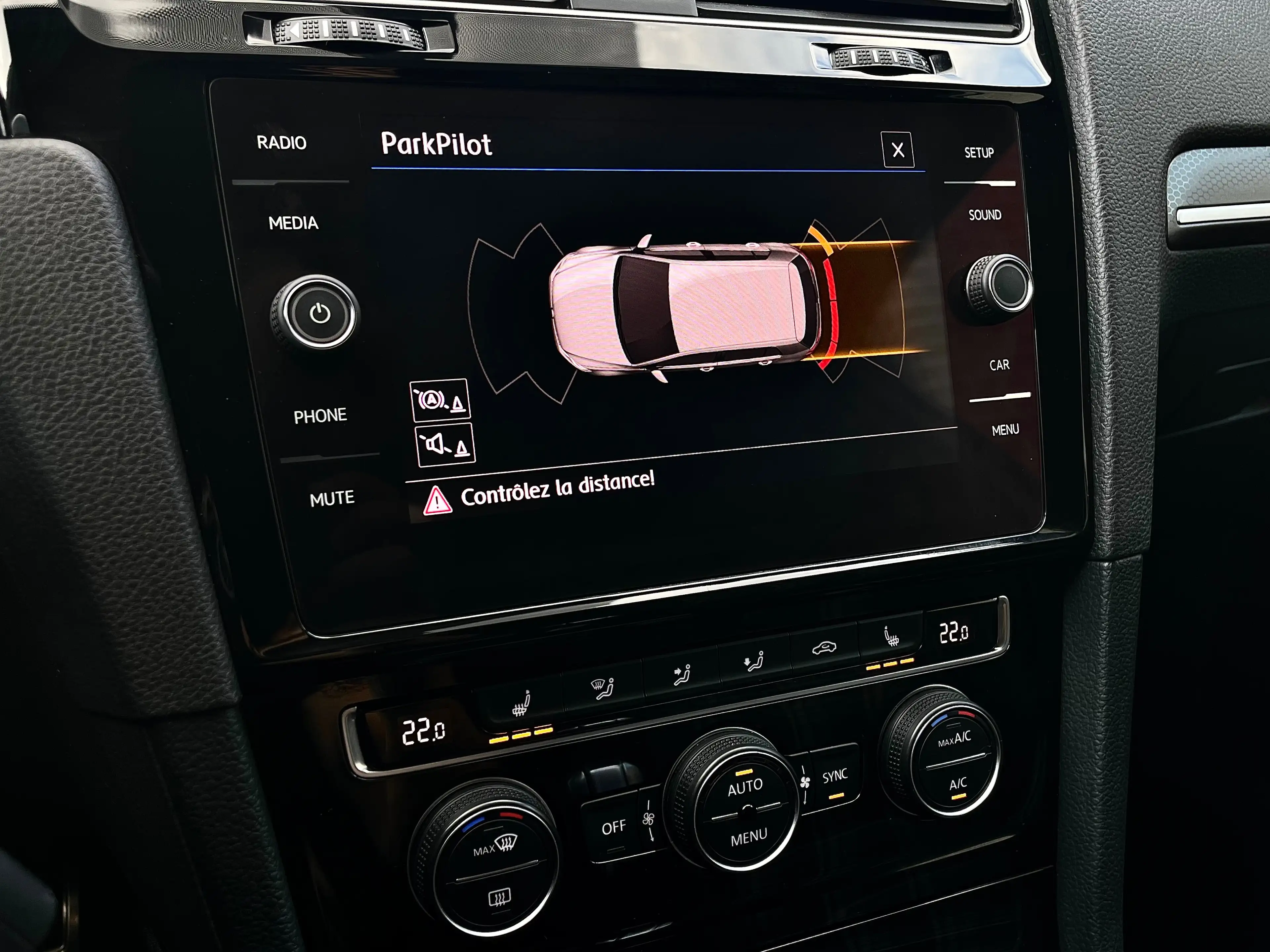 Volkswagen Golf GTD 2.0 CR TDi BMT DSG — photo 13