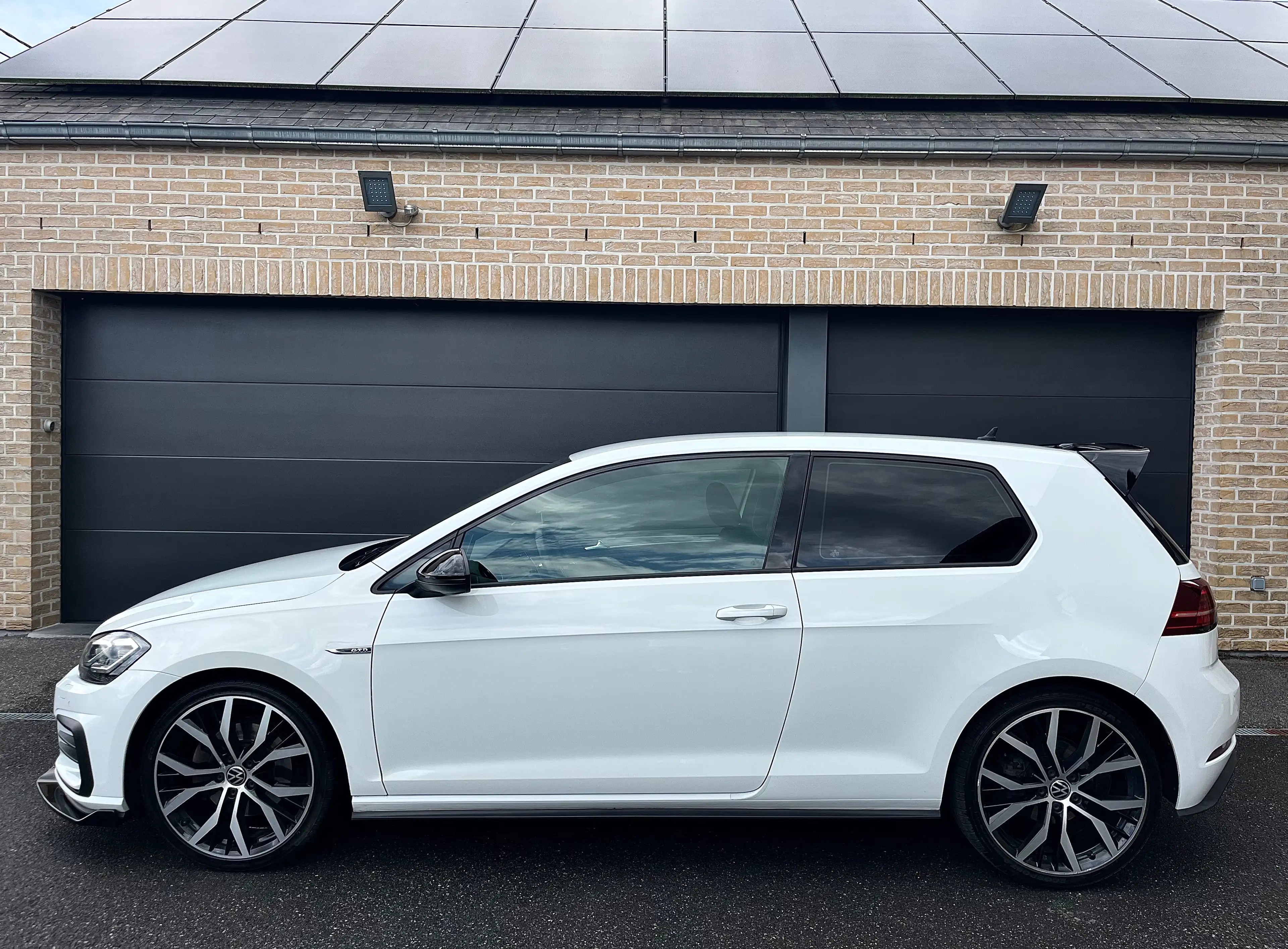 Volkswagen Golf GTD 2.0 CR TDi BMT DSG — photo 6