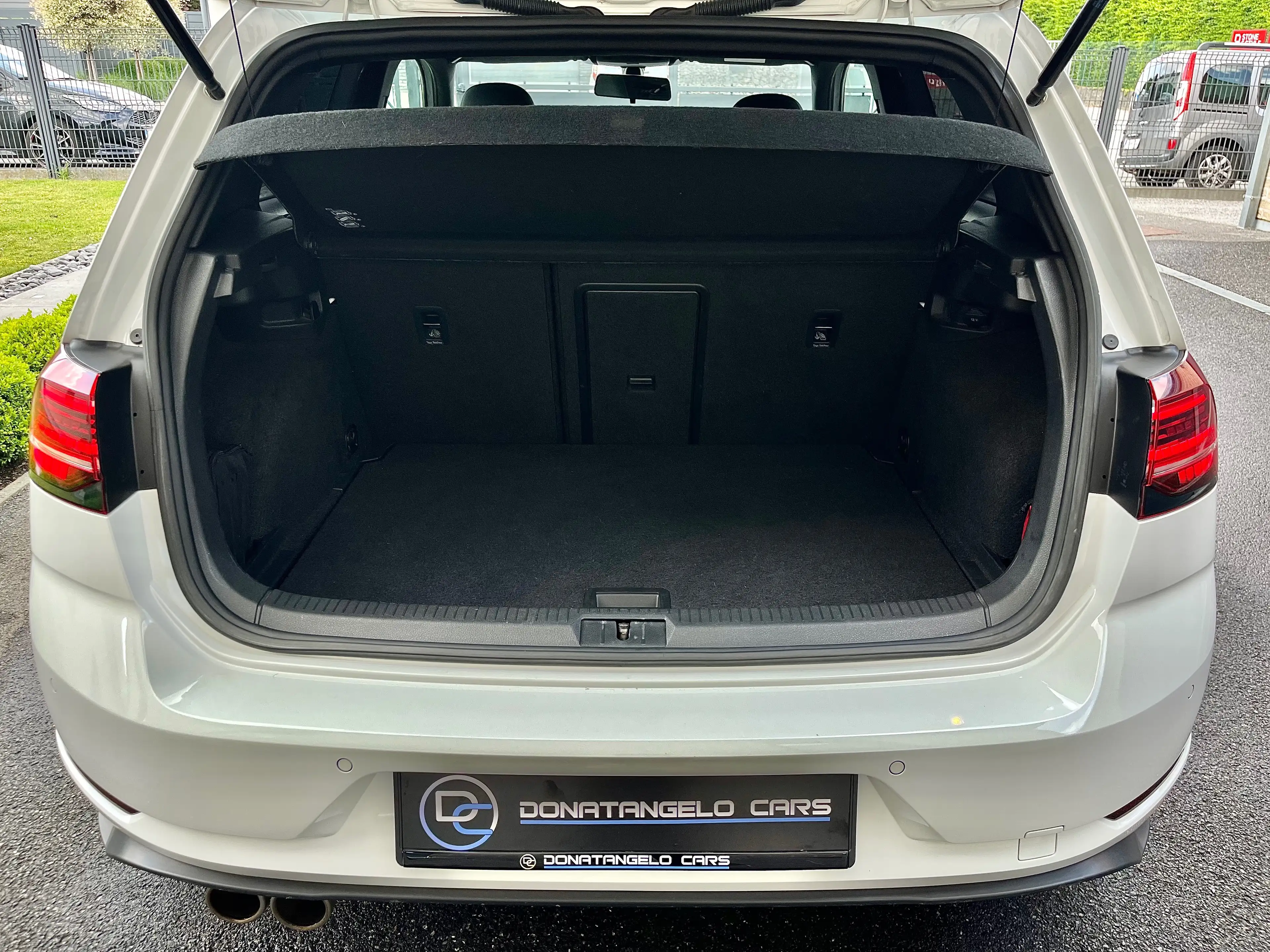 Volkswagen Golf GTD 2.0 CR TDi BMT DSG — photo 9