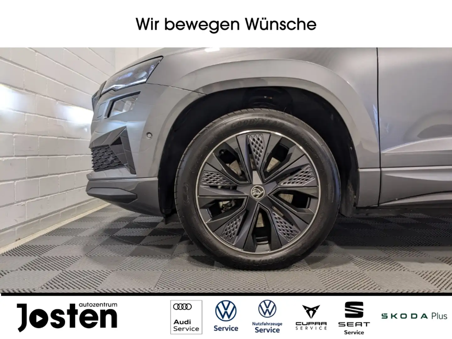 Skoda Karoq Sportline 1.5 TSI MATRIX LED NAVI ACC DCC Grijs - 2