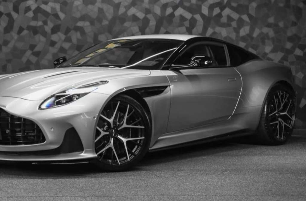 Aston Martin DB12 4.0 V8 - foto 1