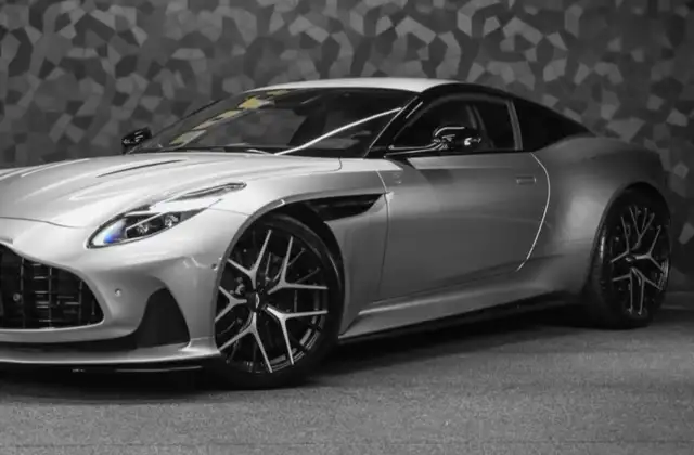 Aston Martin DB12 4.0 V8