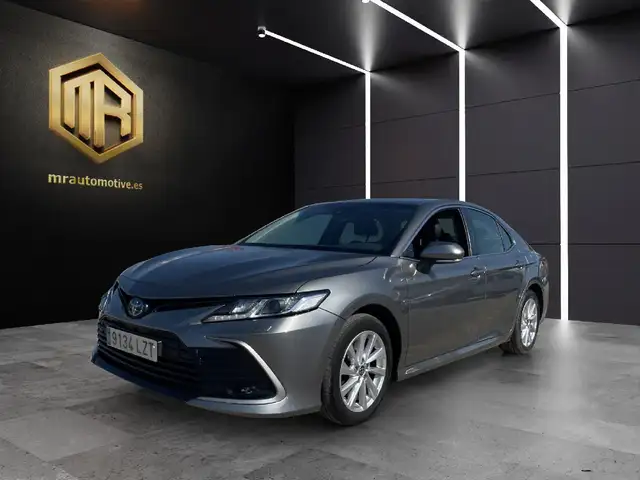 Toyota Camry 2.5 220H Advance sedán 160kW