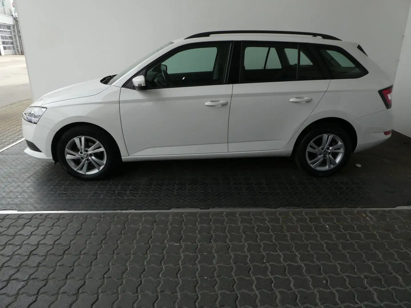 Skoda Fabia Ambition SC Weiß - 2