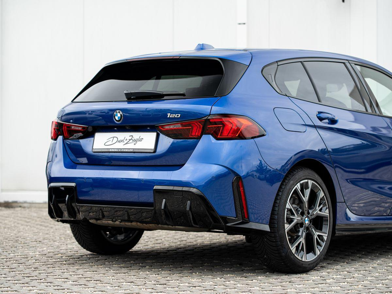 BMW 120 M-Sport AHK PANO AdLED KoZg SHZ SpieglP ParkA — photo 8