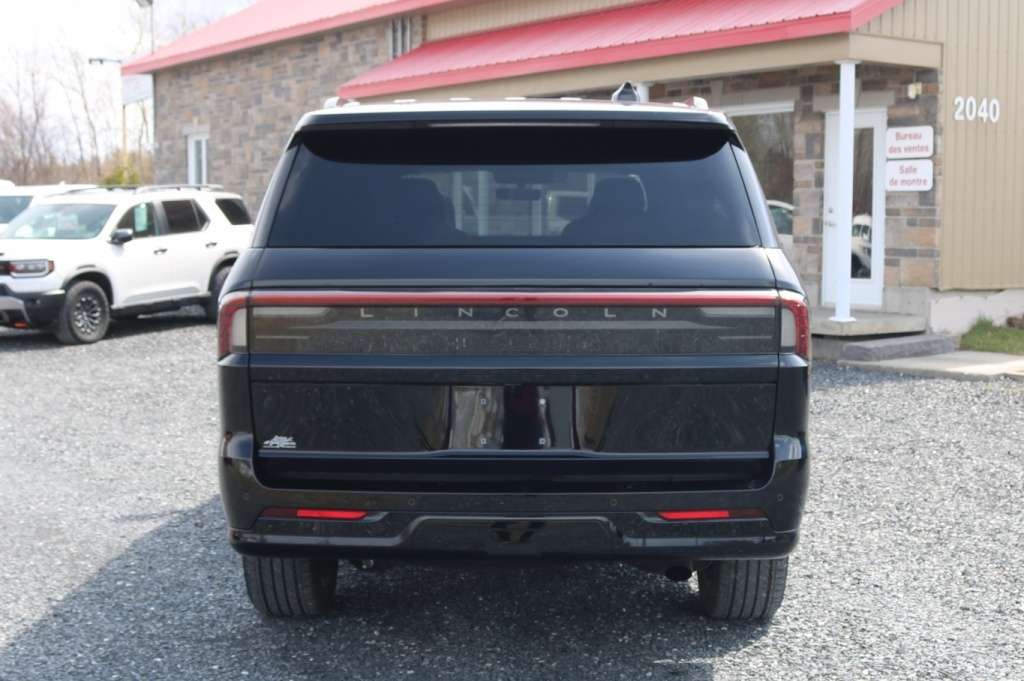 2025 Lincoln Navigator Reserve L (Jet Appearance Package) — снимка 1