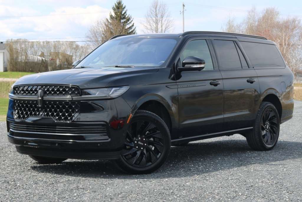 2025 Lincoln Navigator Reserve L (Jet Appearance Package)