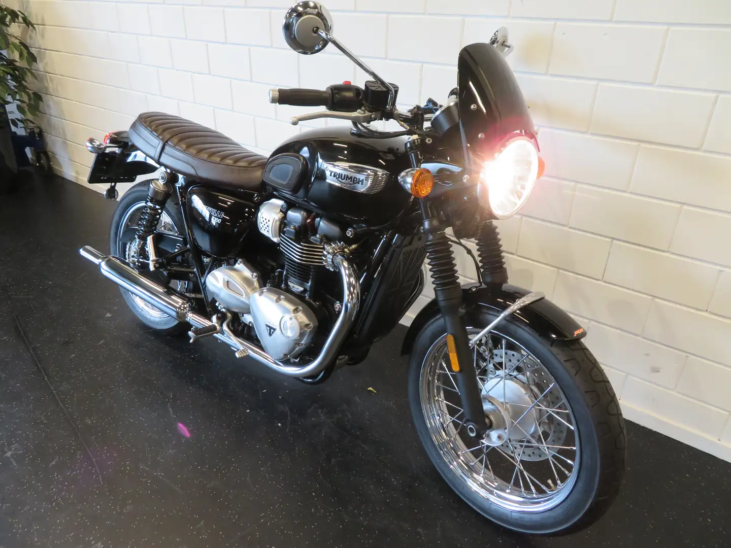 Triumph Bonneville T100 NIEUWSTAAT! HISTOR Zwart - 2