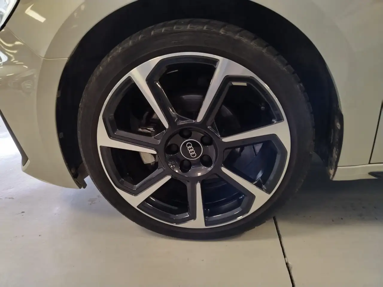 Audi A1 SPB 30 TFSI S tronic Identity Black, миниатюра 3