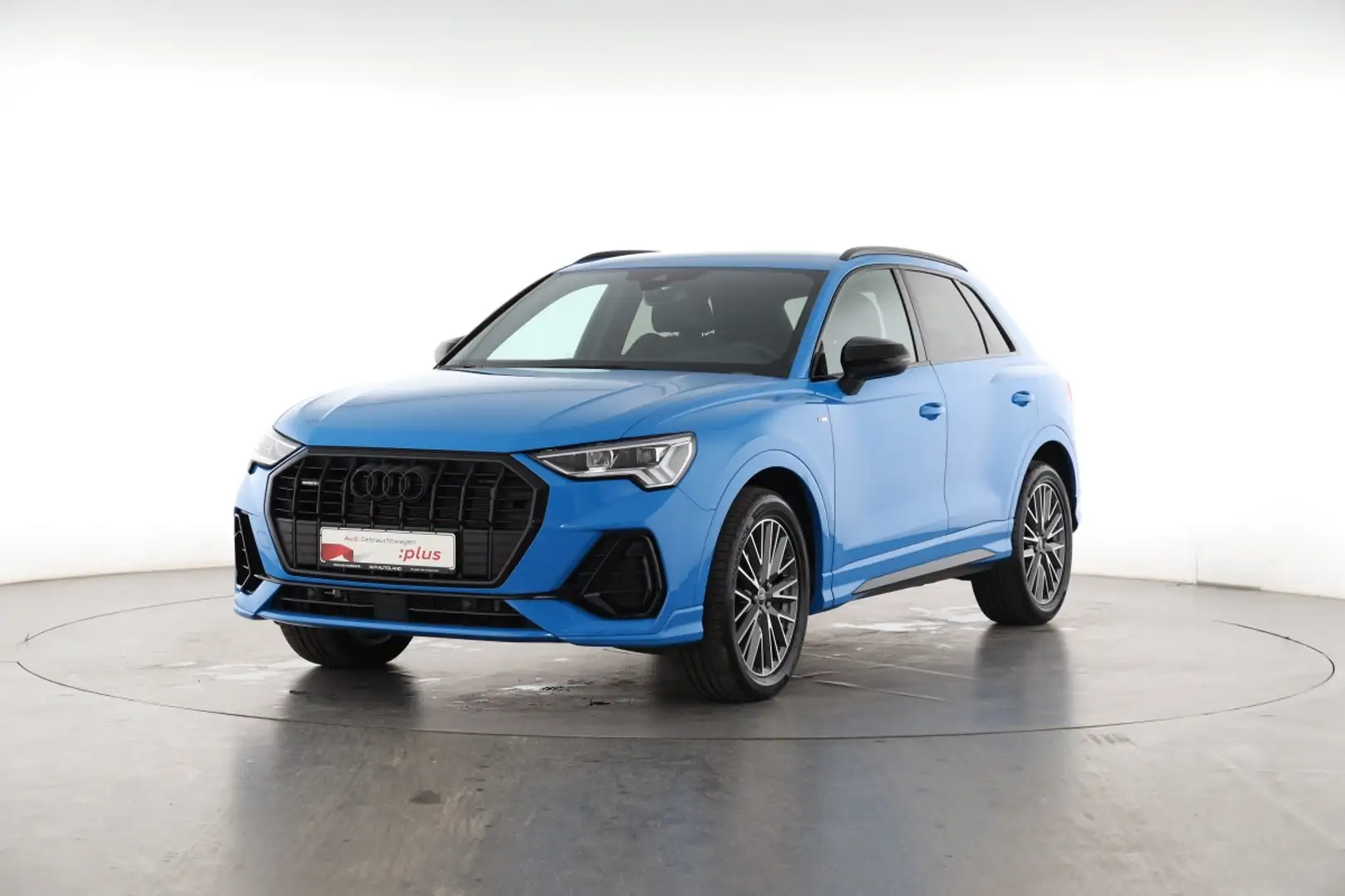 Audi Q3 40 TDI quattro S tronic S line Blauw - 2