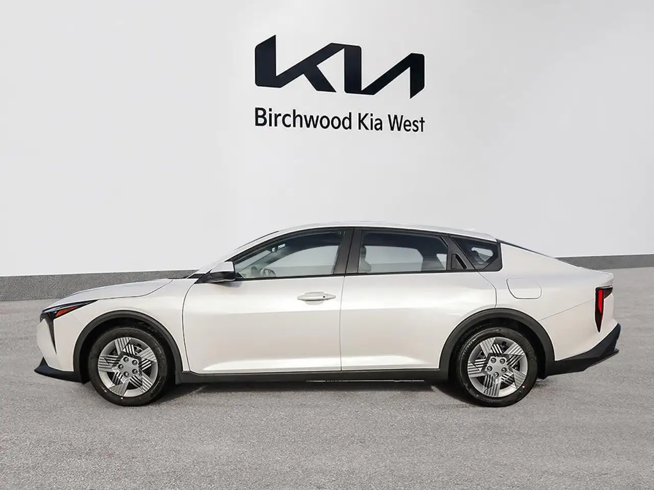 Kia K4 снимка Kia K4