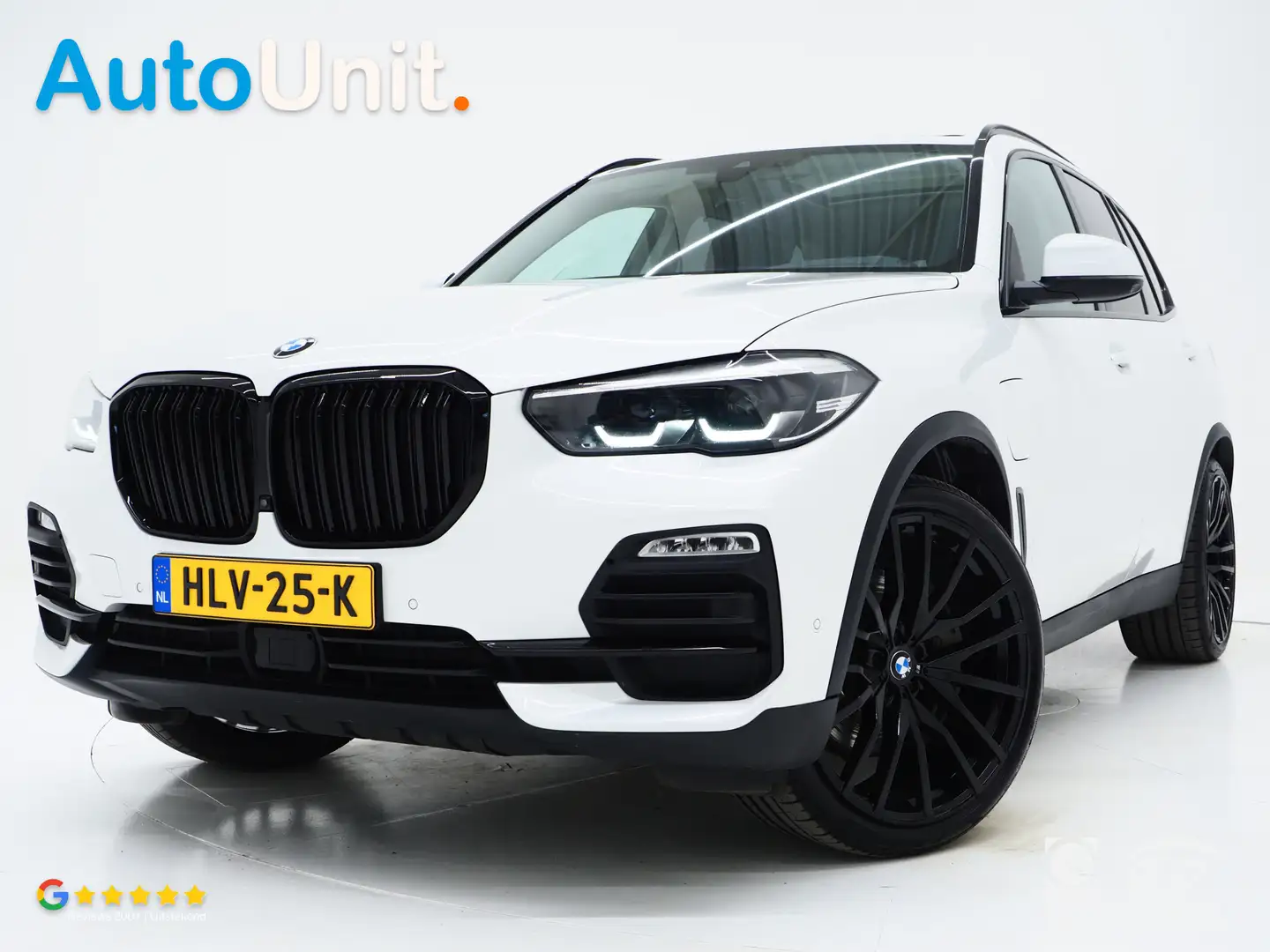 BMW X5 xDrive45e Full Black | Panoramadak | Luchtvering | Wit - 1