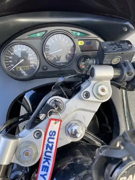 Suzuki GSX 600 - foto 6