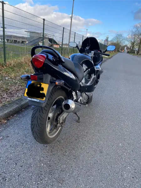 Suzuki GSX 600 - foto 4