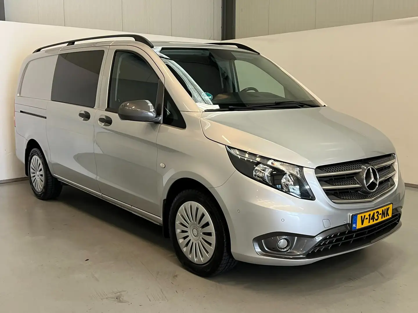 Mercedes-Benz Vito 114 CDI Lang / 1e eig / Camera / Stoelverwarming Grijs - 2