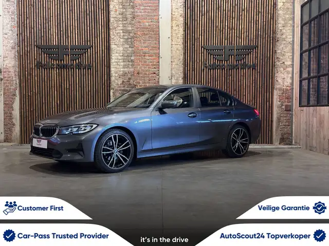 BMW 318 2.0dA*AUT*NAVI*DAB*CARPLAY*PDC*LED*