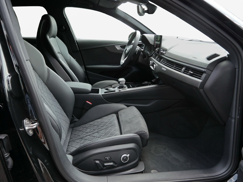 Audi RS4 2.9 TFSI qu. *Matrix*AHK*B&O*RFK*SHZ* — photo 4