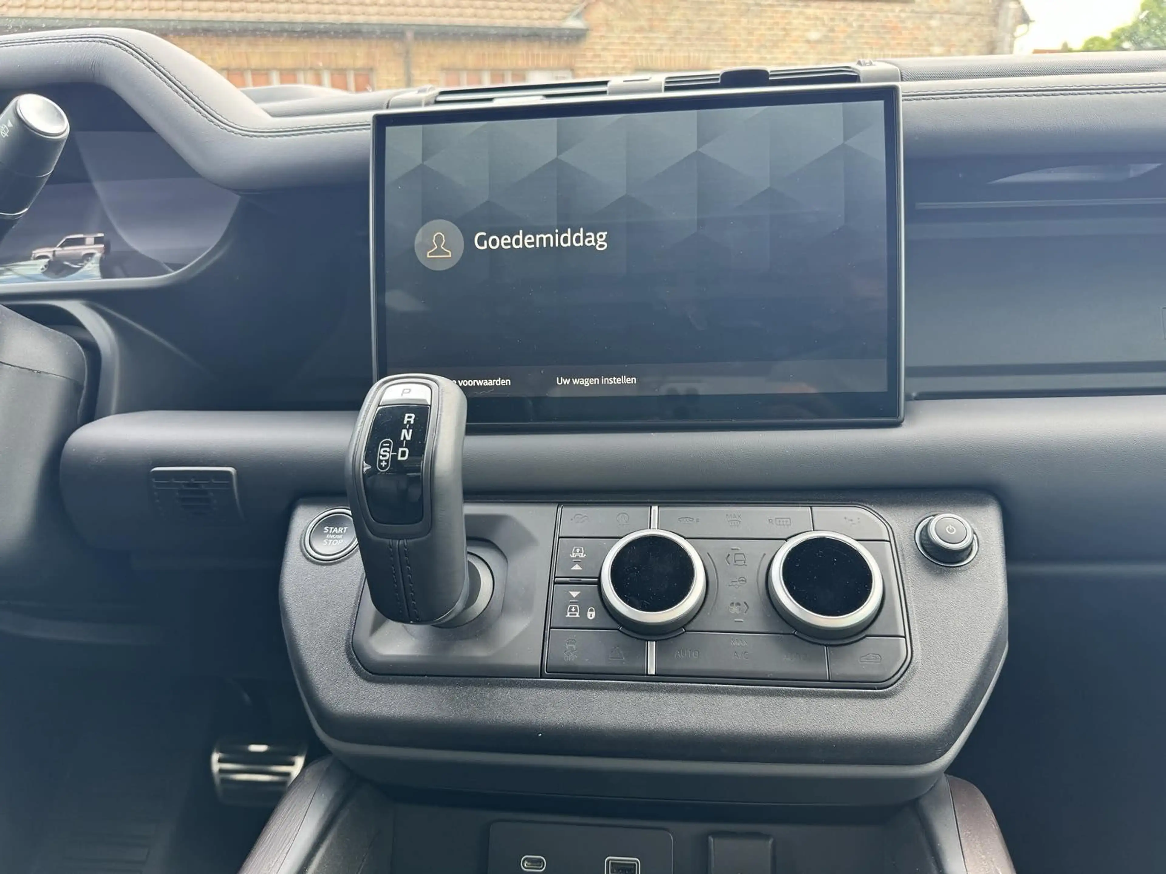 Land Rover Defender 90 D300 X DIRECT BESCHIKBAAR — photo 12