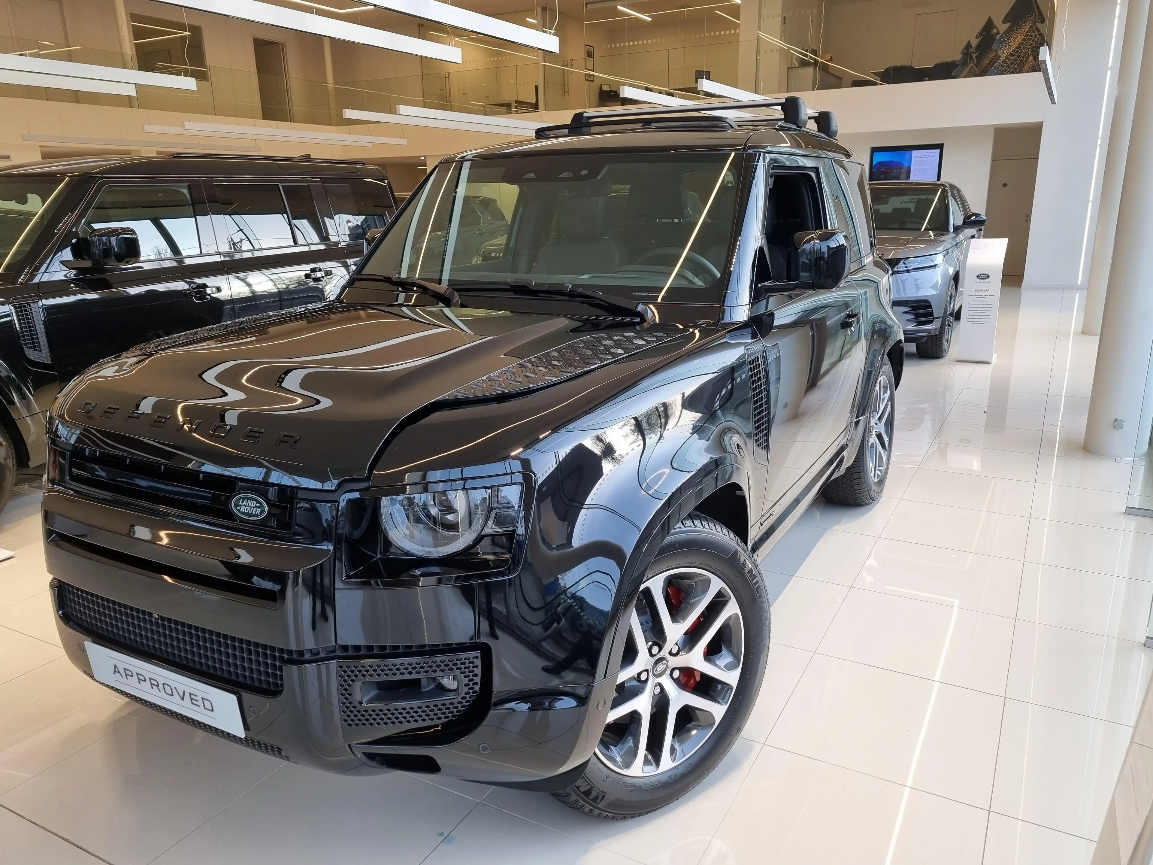 Land Rover Defender 90 D300 X DIRECT BESCHIKBAAR