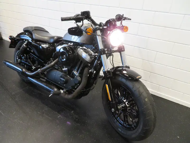 Harley-Davidson Sportster Forty Eight - foto 2
