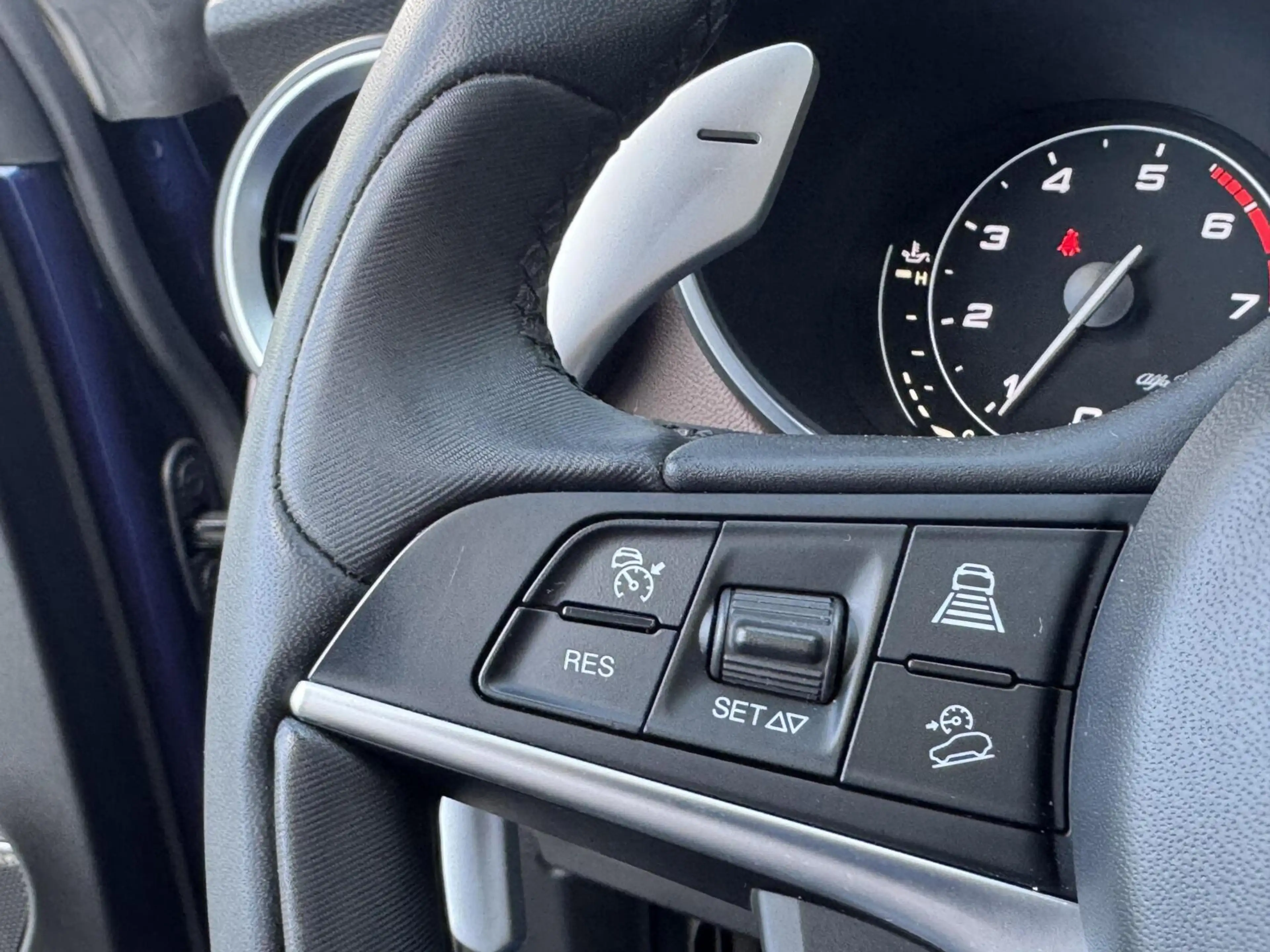 Alfa Romeo Stelvio 2.0t Q4 Veloce, pano, Harman Kardon, 20" — photo 13