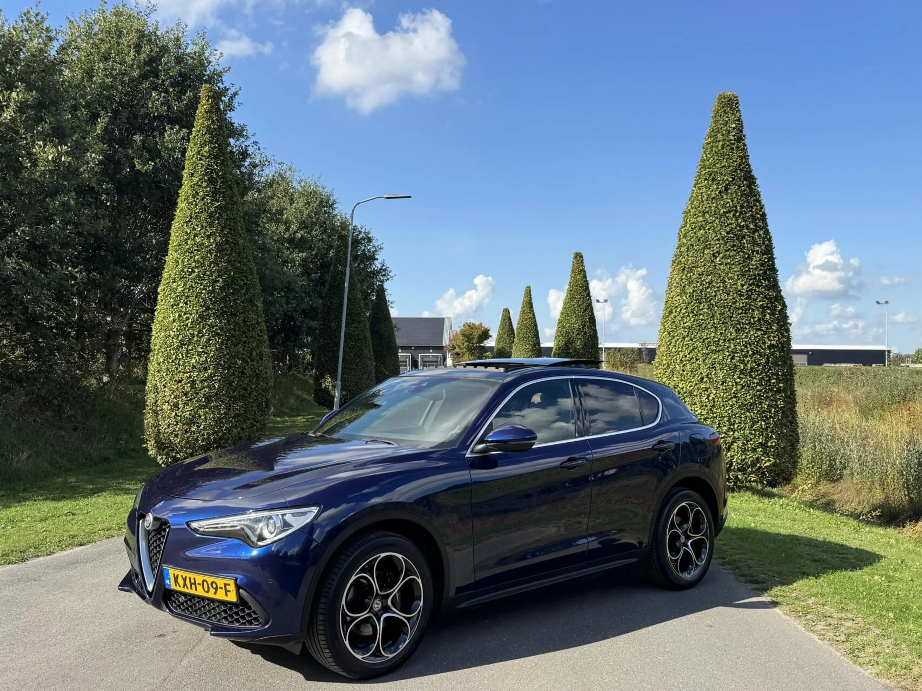 Alfa Romeo Stelvio 2.0t Q4 Veloce, pano, Harman Kardon, 20" — photo 7