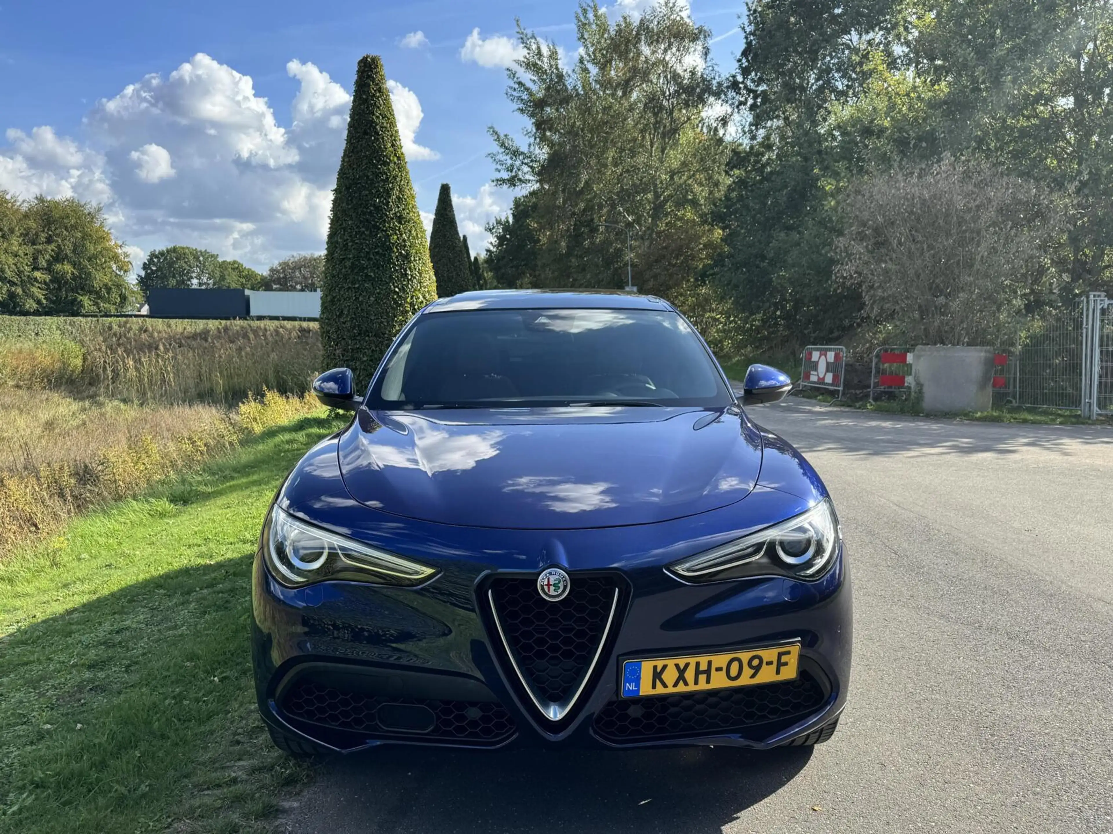 Alfa Romeo Stelvio 2.0t Q4 Veloce, pano, Harman Kardon, 20" — photo 3