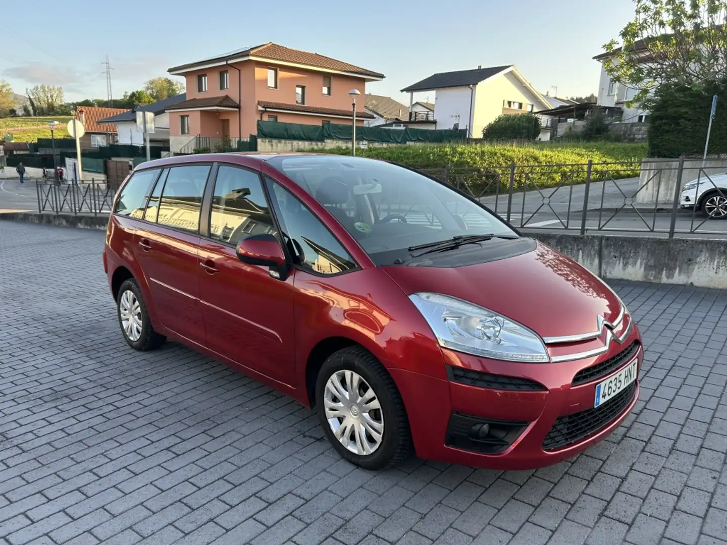 Citroen C4 Grand Picasso 1.6VTi Millenium Rojo - 1