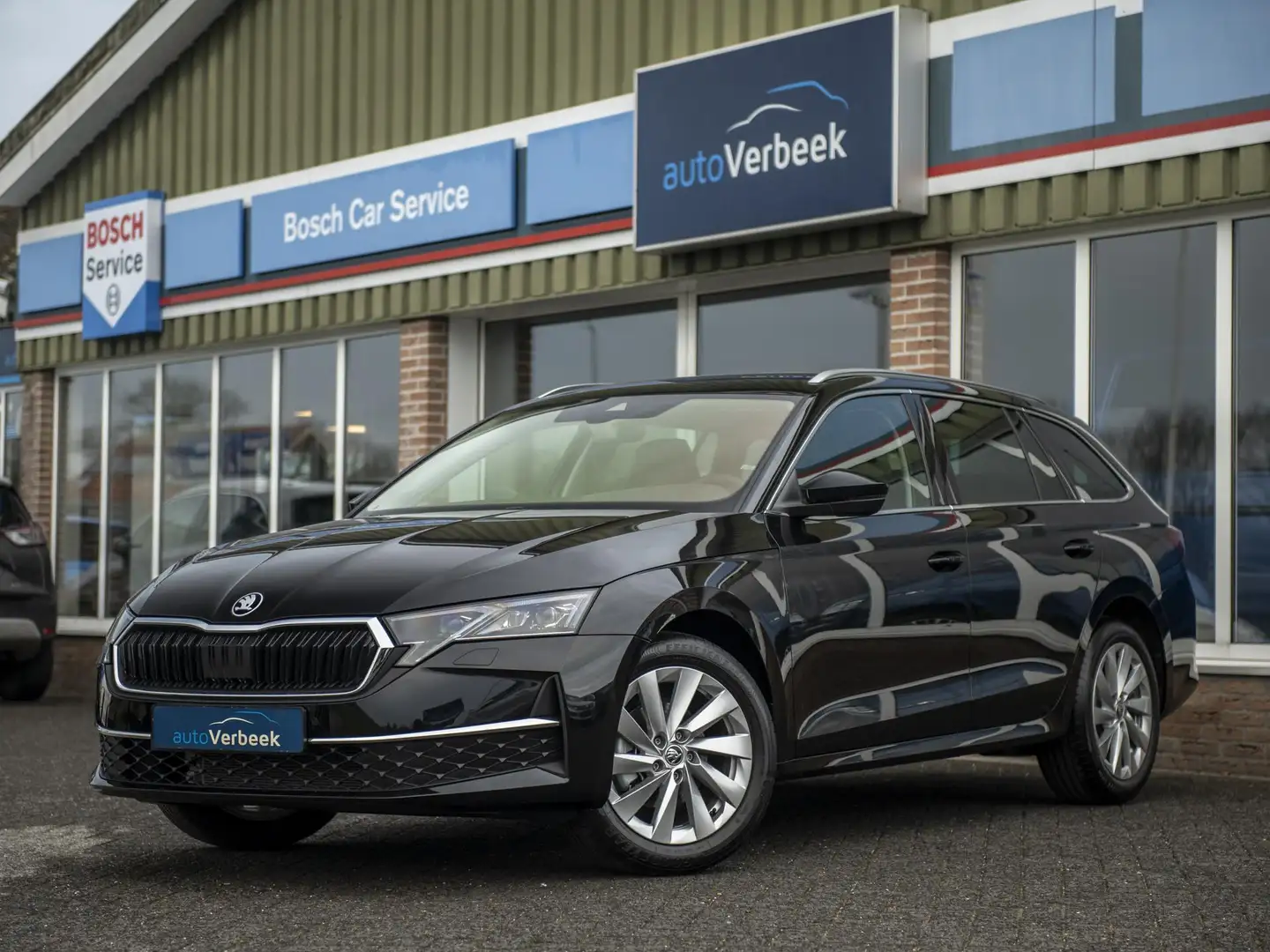 Skoda Octavia Combi 1.5 TSI MHEV Business Edition Plus | Matrix Noir - 1